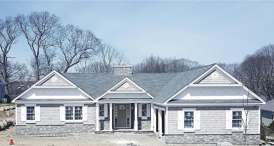 1st image of 4 Ives Bluff Ct