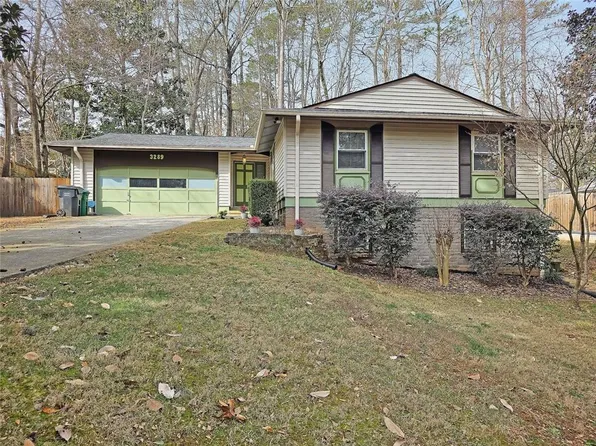 3289 Oak Dr, Lawrenceville, GA 30044