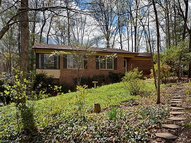 1st image of 407 Deerhaven Ln