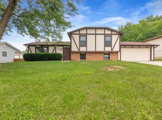 20 Newberry Dr, Saint Peters, MO 63376