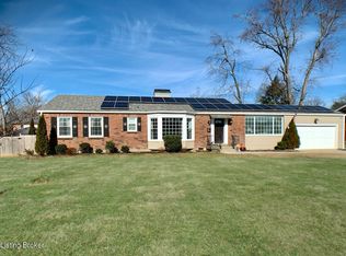 1 Cardwell Way, Hurstbourne Acres, KY 40220