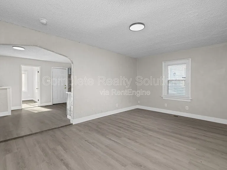 2056 Coleridge Dr — Photo 12