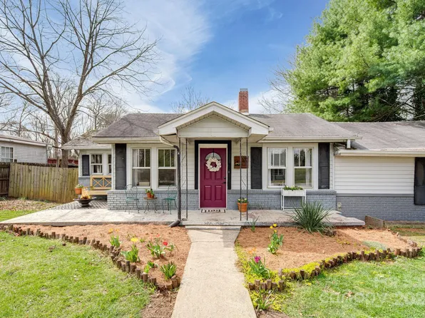 32 Sand Hill School Rd, Candler, NC 28715