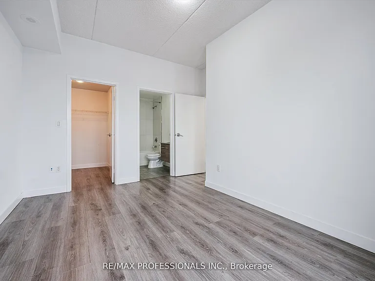 318 Spruce St #2103 — Photo 20