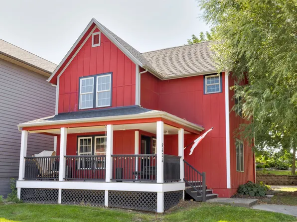 8434 Long Meadow Ln, Johnston, IA 50131