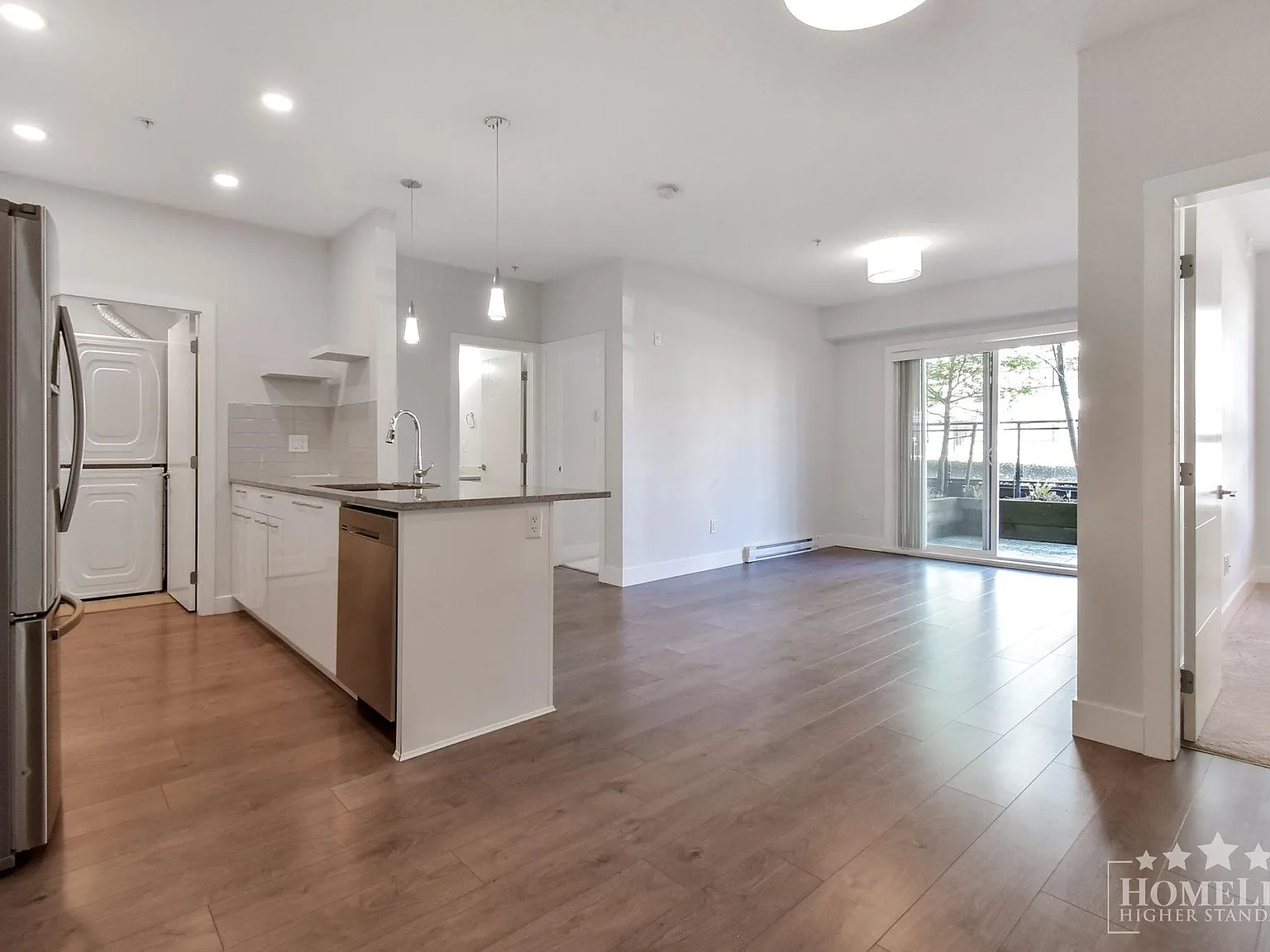 2 bed, 848 sqft, $2,300 — Photo 3