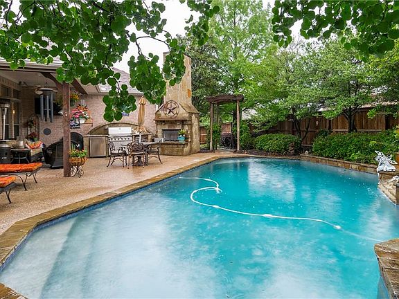 2nd image of 1811 Kendall Ct