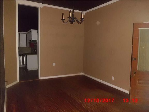 3rd image of 216 W Jefferson St