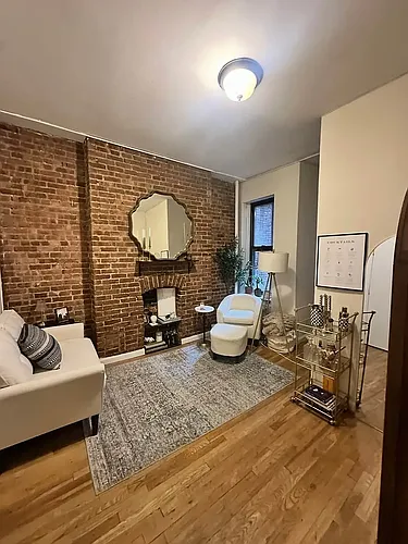 483 Columbus Ave #2C Photo 1