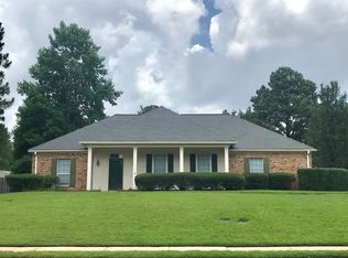 105 Greenbriar Dr, Madison, MS 39110