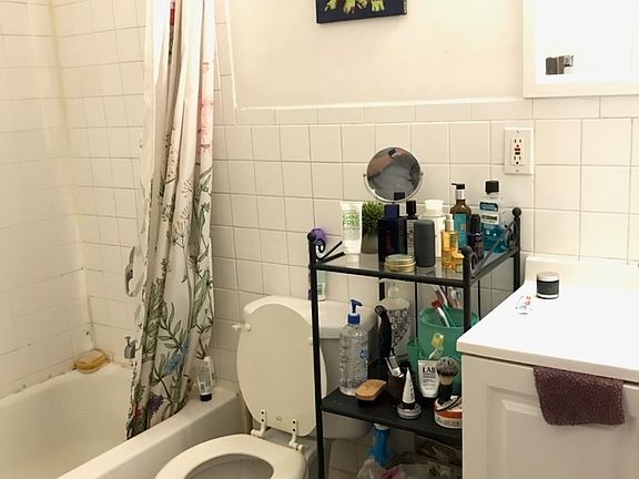 5th image of 530 W 46th St APT 4sw