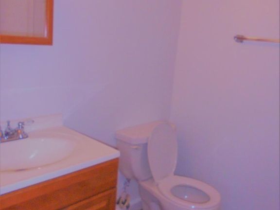 Powder Room / 1.5 Bath