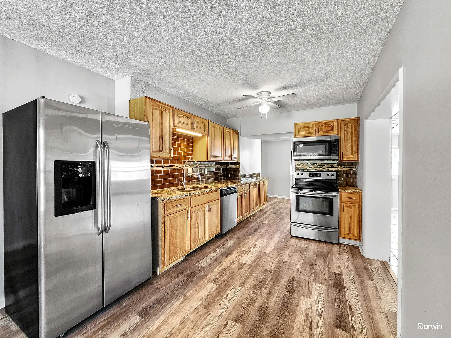 4 bed, 2.0 bath, 1904 sqft, $2,730 — Photo 3