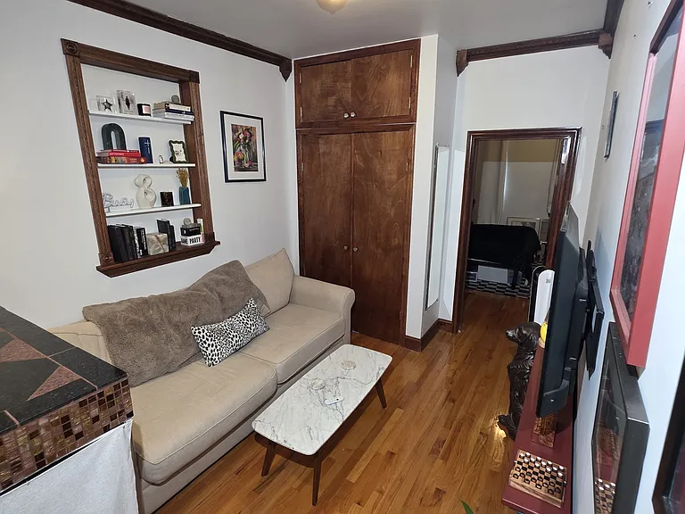 146 Freeman St #2R — Photo 5