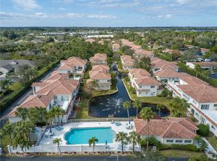 560 7th Sq APT 102, Vero Beach, FL 32962