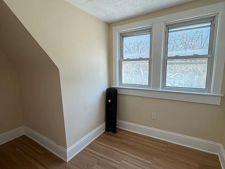 1442 W State St — Photo 25