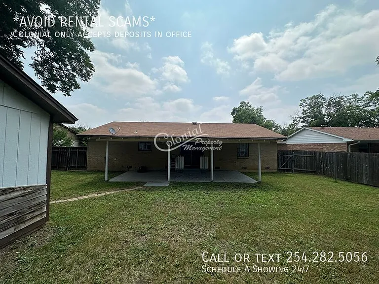 2203 Athens St — Photo 10