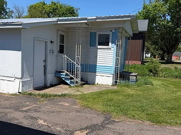 68 Chagnon St, Lake Linden, MI 49945