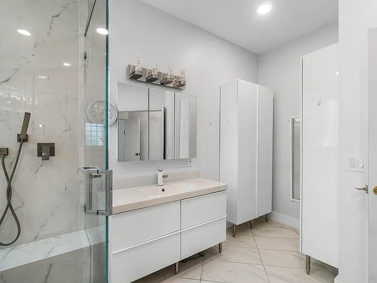 7087 NW 78th Pl — Photo 19