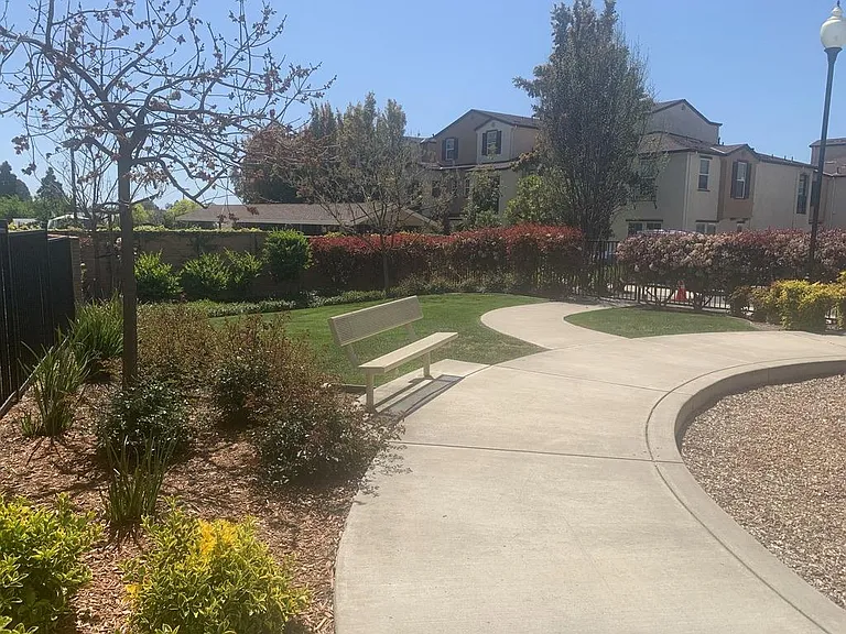 20411 Marshall St — Photo 3