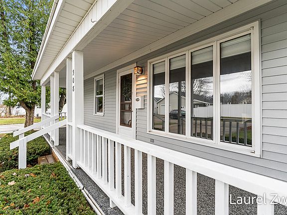 4th image of 308 W Johannah St