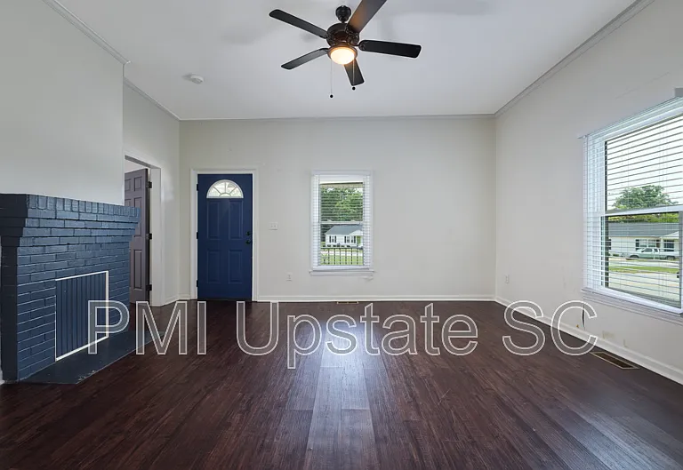 79 Allen St — Photo 11