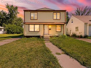 14725 Agnes Ave, Eastpointe, MI 48021