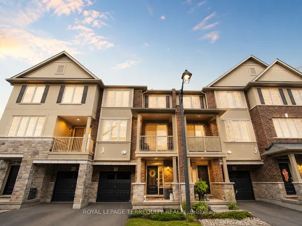 3111 Blackfriar Cmn, Oakville, ON L6H 0P8