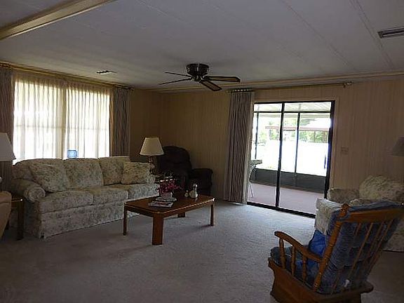 5th image of 22 Magnolia Ln
