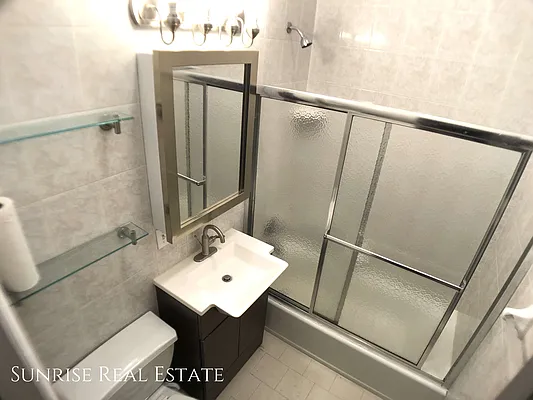 Rented by Sunrise Real Estate | media 29