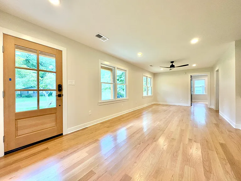 4342 Hilldale Ave — Photo 4
