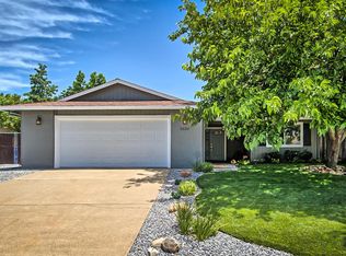 3020 Seminole Dr, Redding, CA 96001