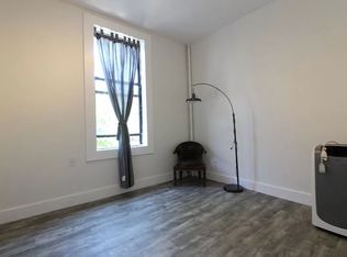 341 S 5th St #1B, Brooklyn, NY 11211