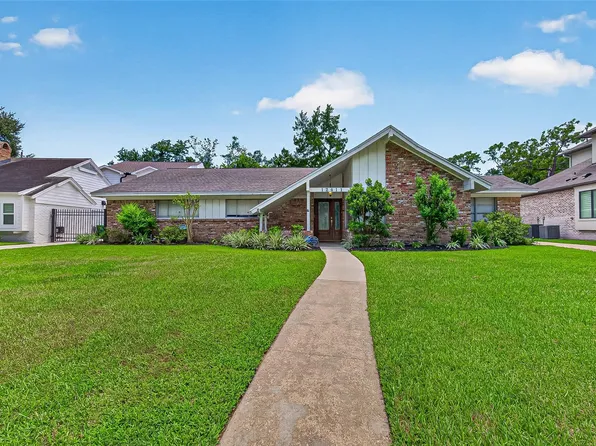 12411 Pinerock Ln, Houston, TX 77024