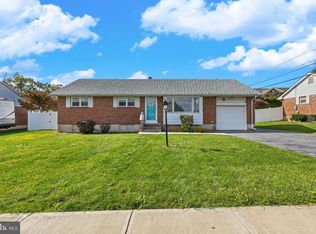 1813 Hampton Rd, Bethlehem, PA 18020