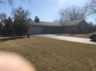 580 Meyer Ct, Aurora, IL 60506