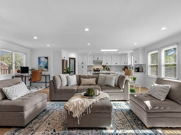 3rd image of 4702 La Canada Blvd
