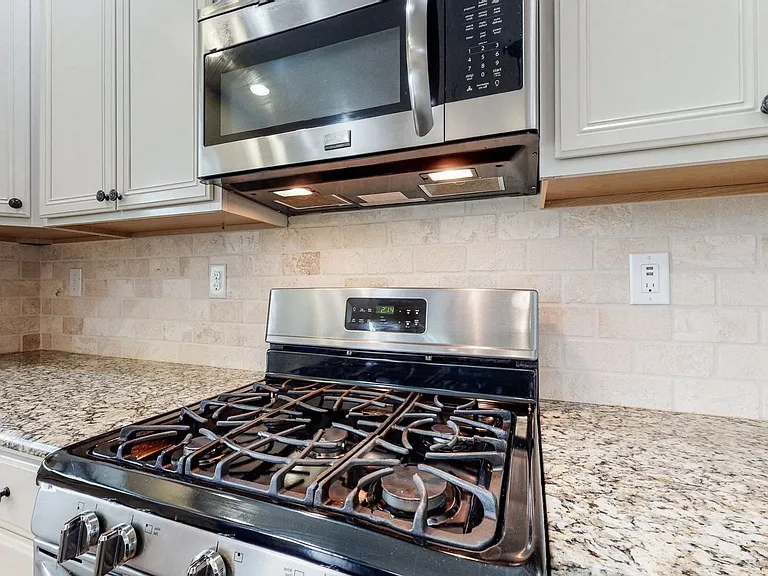 802 Urton Woods Way — Photo 16