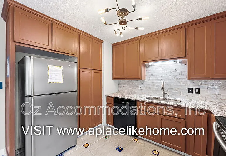8201 E 110th St — Photo 13