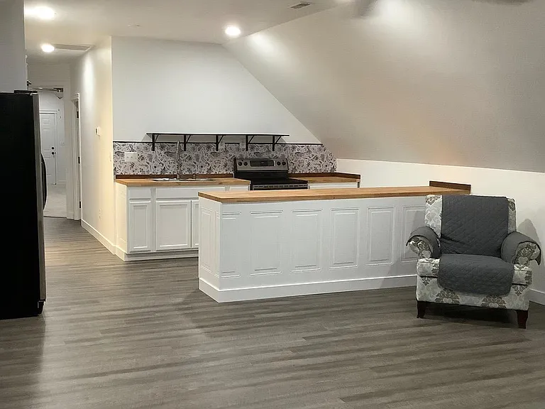 4748 Dickerson Rd — Photo 2