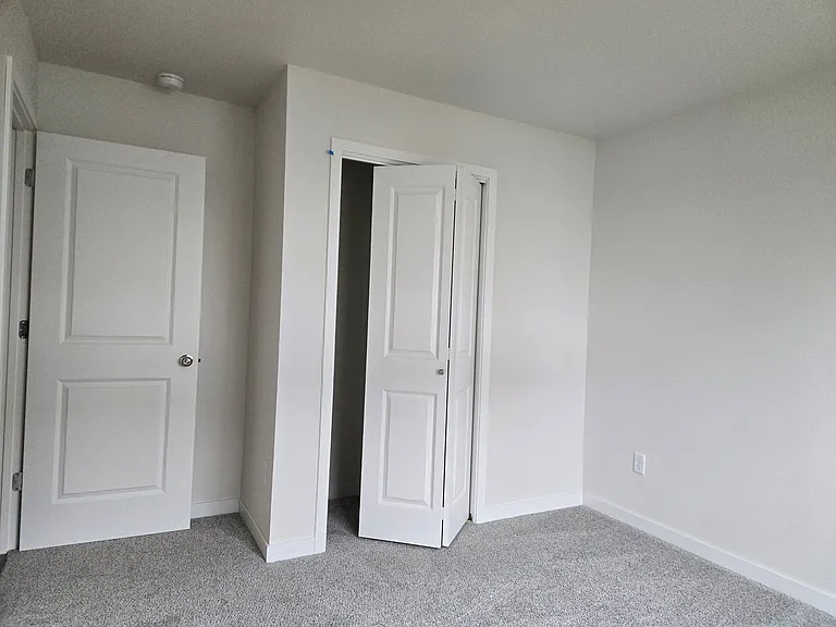 1609-1615-1654 Aspen Ct — Photo 9