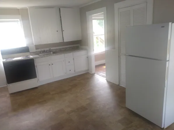 24 Thompson St APT A, Sanford, ME 04073
