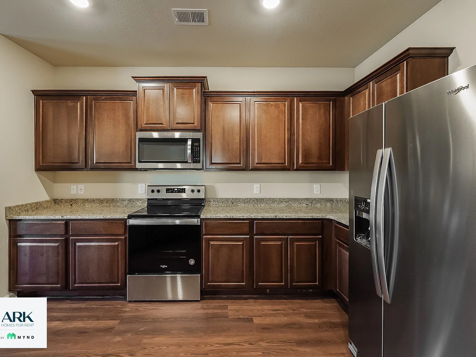 3 bed, 2.0 bath, 1601 sqft, $1,435 — Photo 2