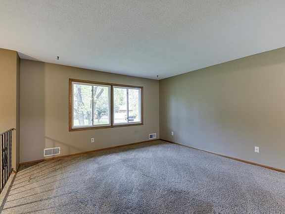 4th image of 1027 Grant Cir N