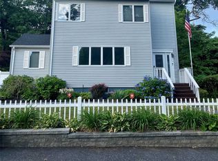 14 Hickory Rd, Rocky Point, NY 11778