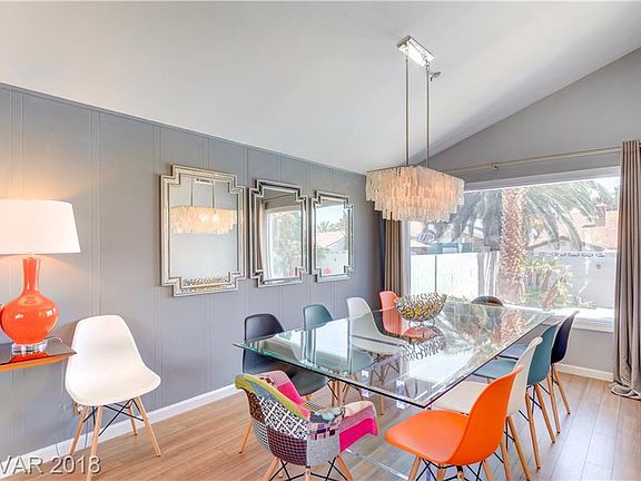 4th image of 4372 Thorndale Pl