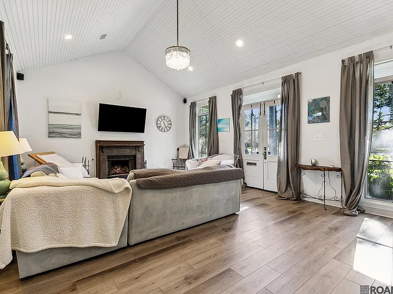 6363 Sevenoaks Ave — Photo 8