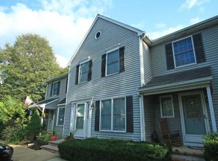 18 Village Ct, Bound Brook, NJ 08805