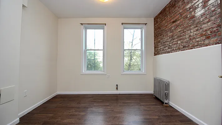 Rented by Nooklyn NYC LLC | media 13