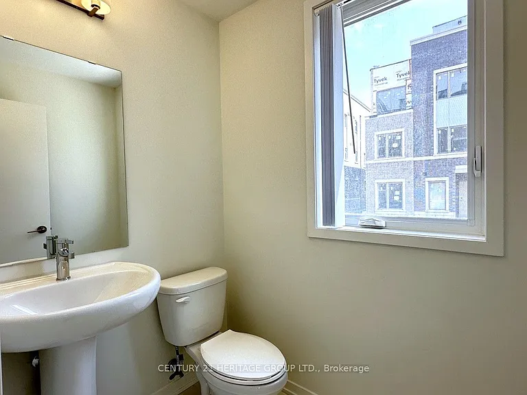 121 Honeycrisp Cres #Townhouse 243 — Photo 12
